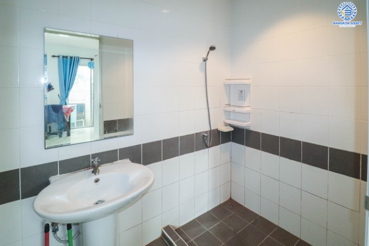 *****ทาวน์เฮ้าส์มือสองย่านนนทบุรี ม.มิตรอารีย์2 บางกรวย-ไทรน้อย หลังมุมพื้นที่เยอะ! บนเนื้อที่มากถึง 33.1 ตร.ว. ฟังก์ชัน 3 ห้องนอน 2ห้องน้ำ 2 ที่จอดรถ สภาพสวยมาก น่าอยู่สุดๆ ใกล้ถ.กาญจนาภิเษก และรถไฟฟ้าสายสีม่วง "สถานีคลองบางไผ่"